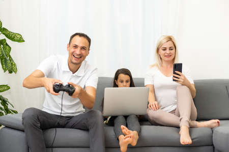 Digital Wellbeing for Families: Reclaiming British Family Time from Screens