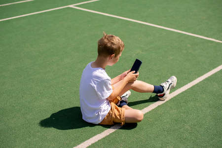 The British Commute: Transforming Screen Time into Mindful Moments